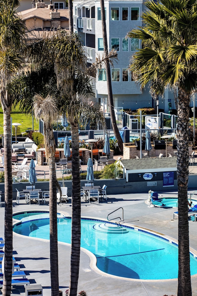 SeaCrest Oceanfront Hotel 58/70