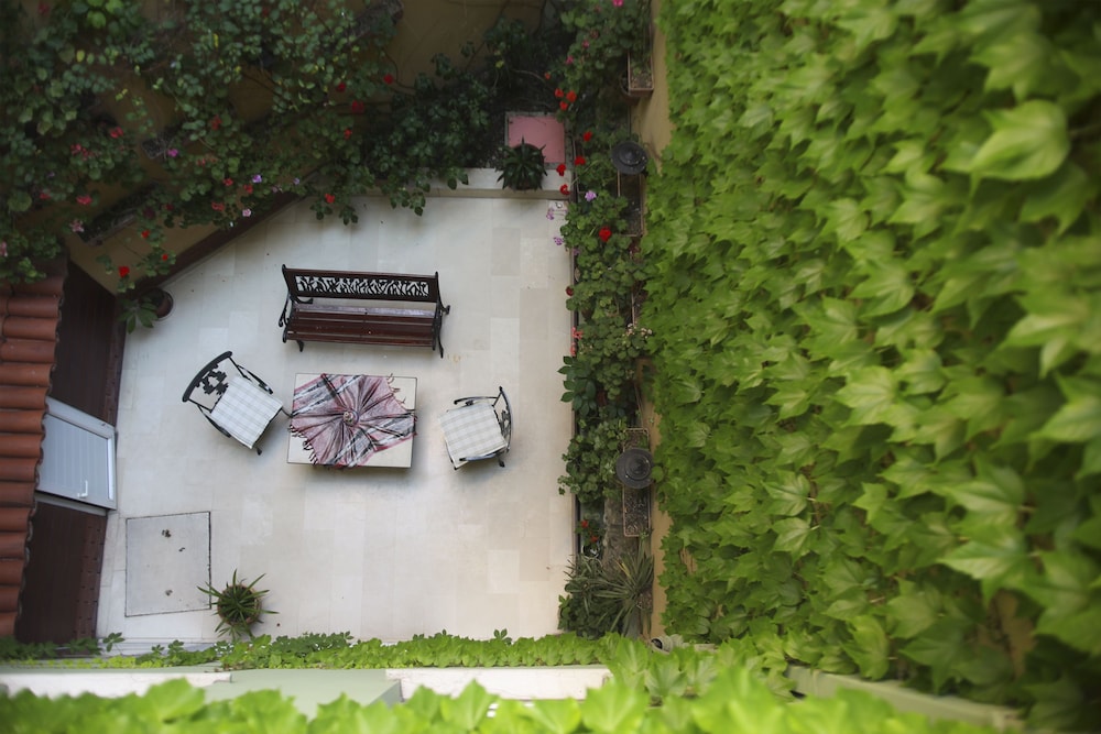 Erguvan Hotel 62/68