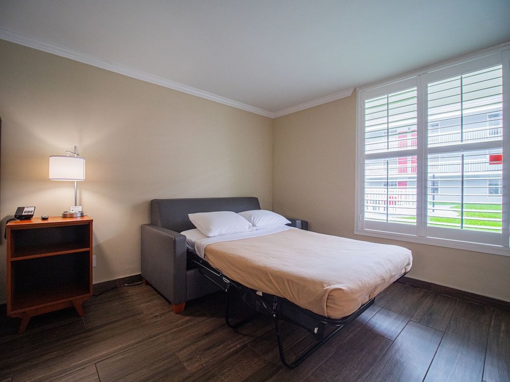 Equus Inn Ocala 18/56