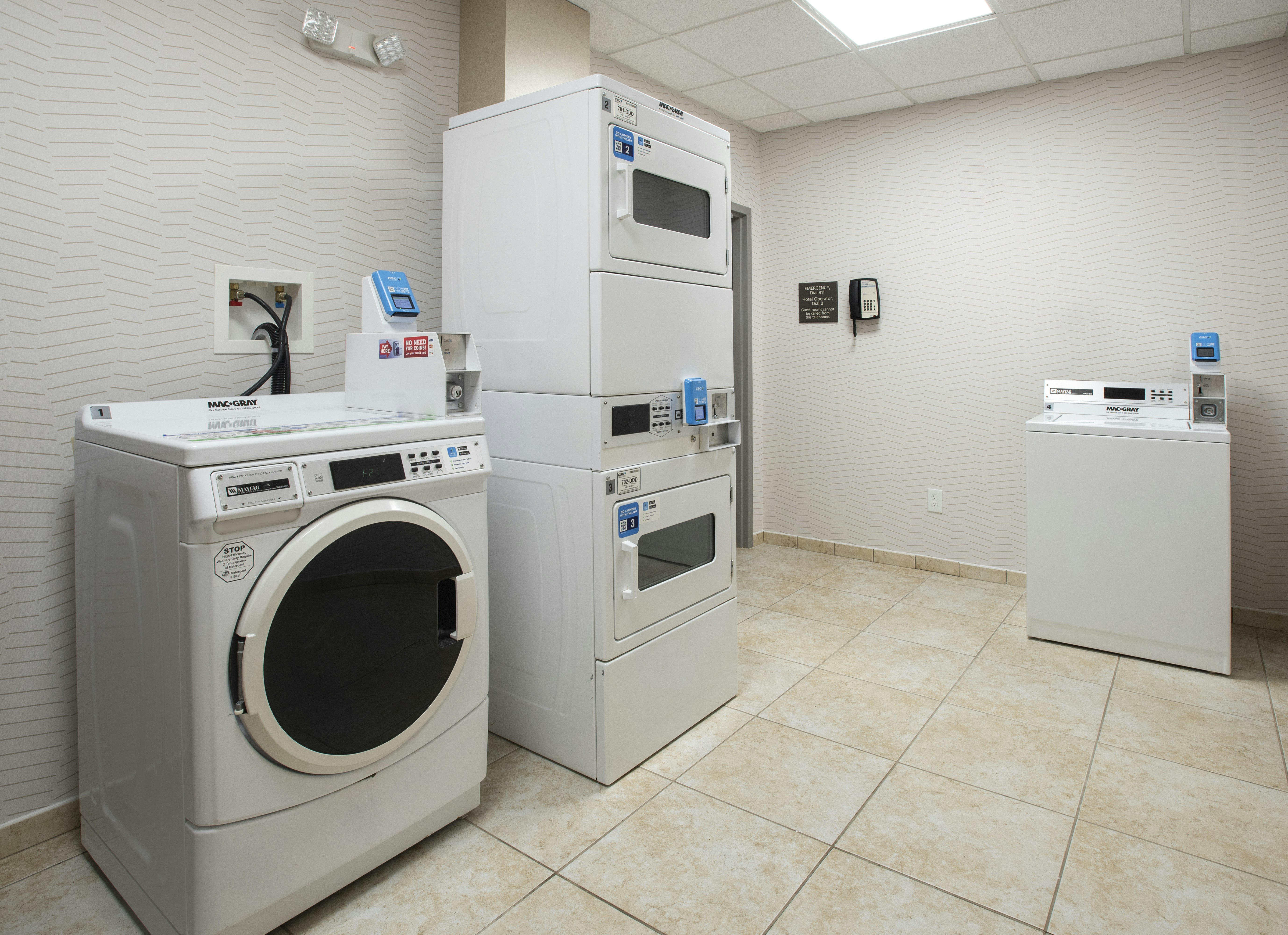 Hampton Inn and Suites New Hartford 40/64