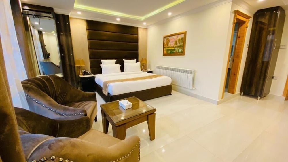 Faletti's Grand Hotel Murree 24/68