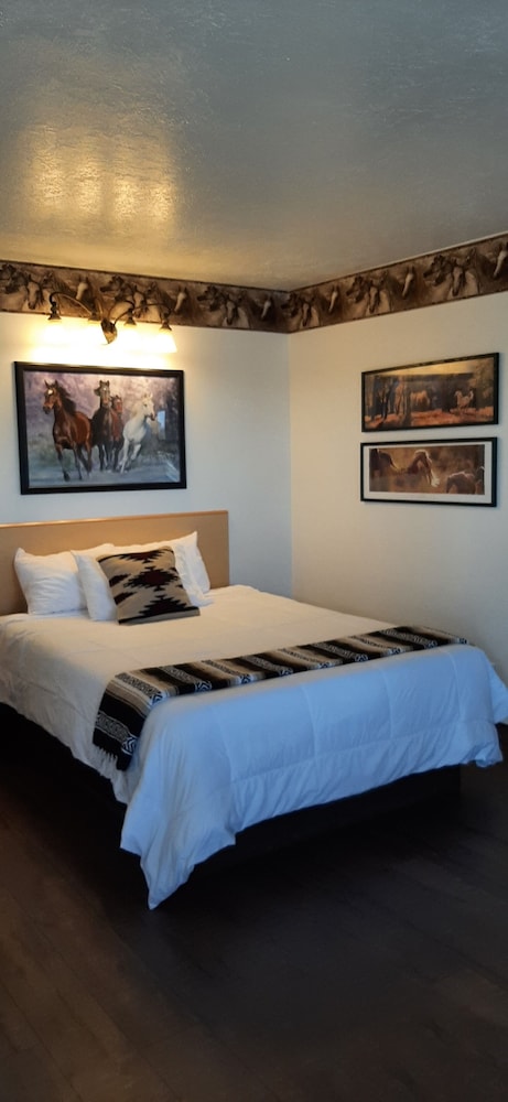 The Riverside Ranch Rv Park Motel & Campground 24/67