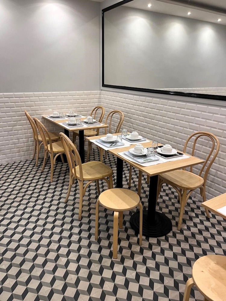Hipotel Paris Voltaire Bastille 41/55