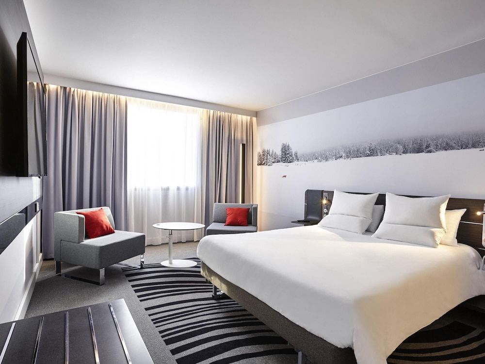 SUPERIOR, QUEEN BED