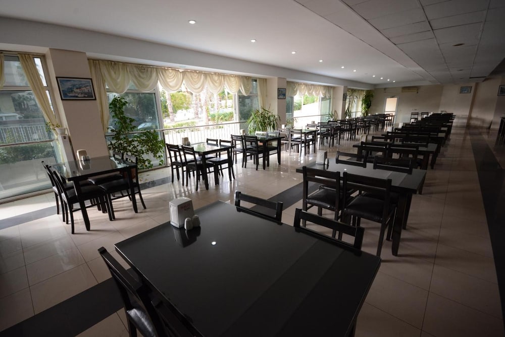 Prima Hotel 55/70