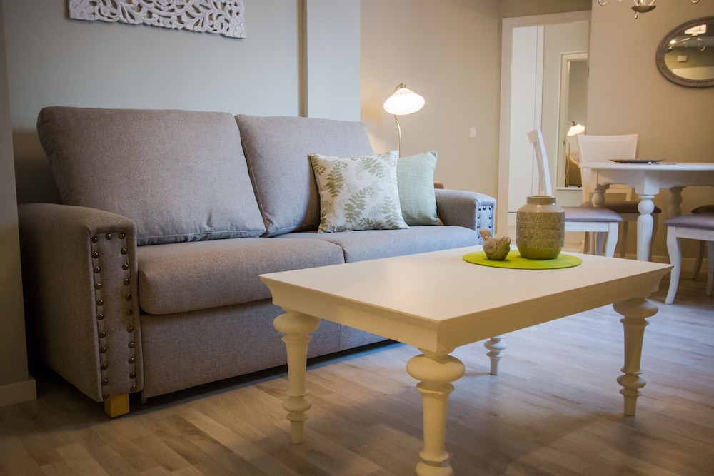 HOLIDAYS2MALAGA SUITES APARTMENTS 30/51