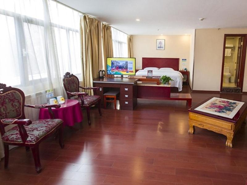 GreenTree Inn Linyi Yishui County Tianshe Huayuan Express Hotel 46/62