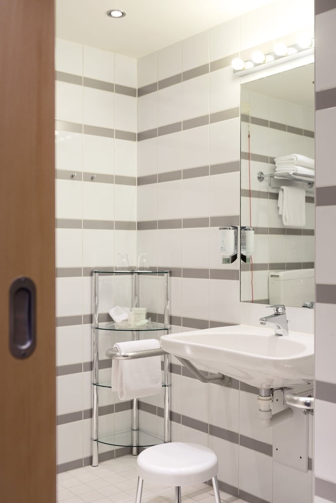HOLIDAY INN VIENNA CITY 22/74