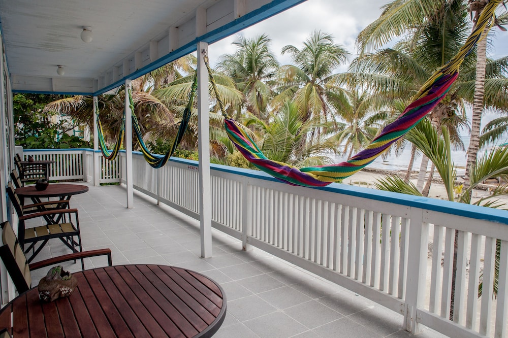 Aquavista Beachfront Suites 6/29