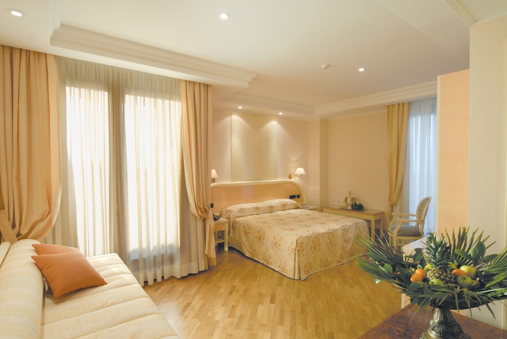 LH Hotel Domus Caesari 17/42