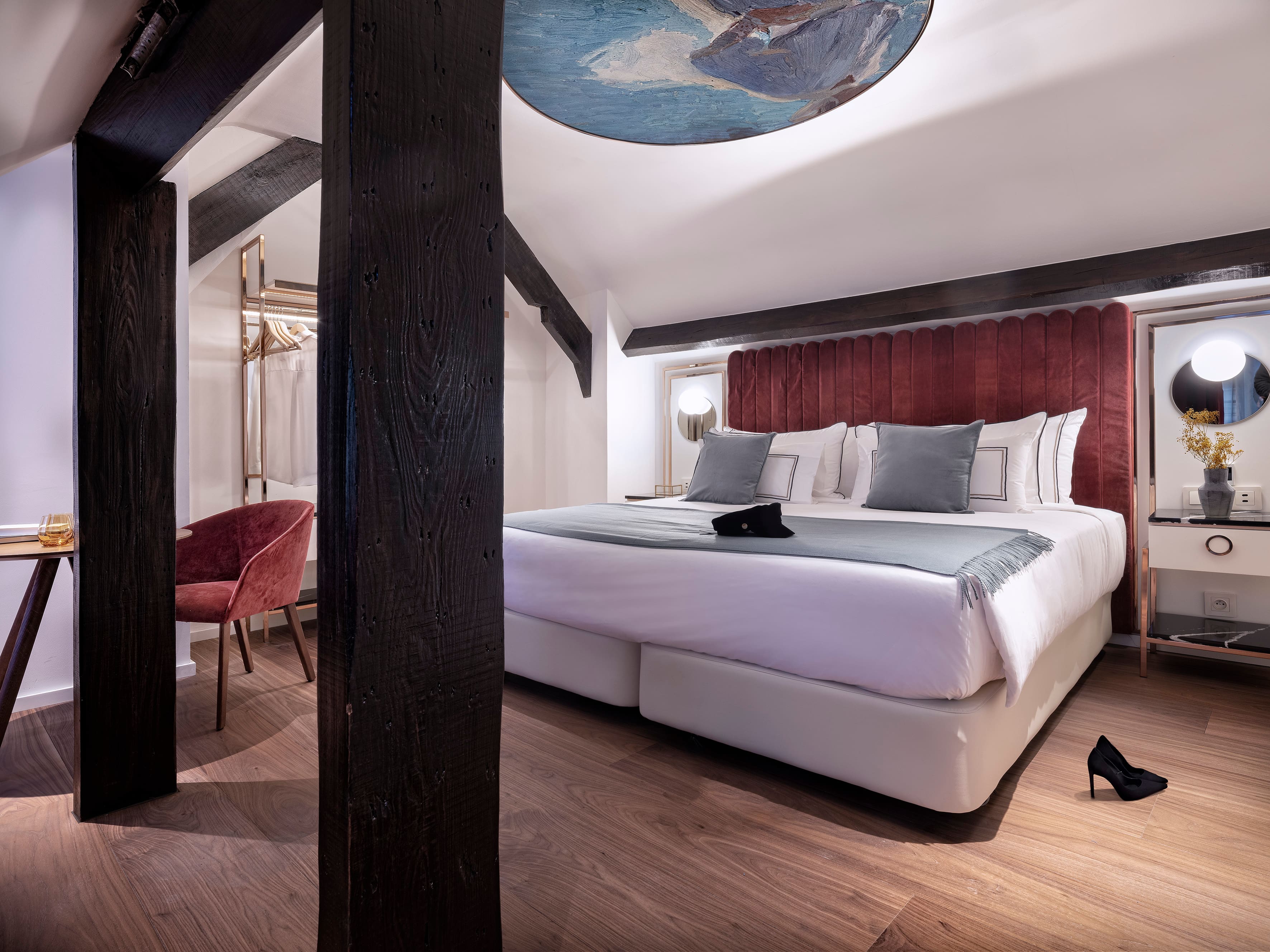 Executive, Suite
