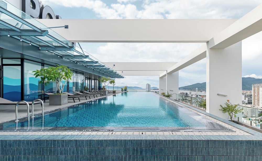 Centre Point Danang Hotel & Residence 45/47