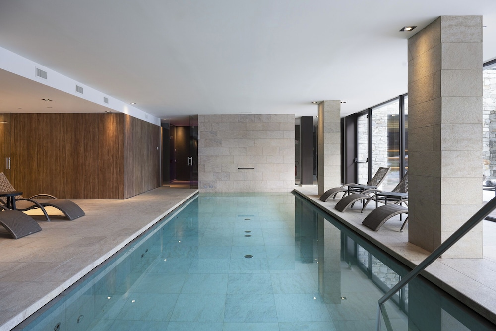 swimming pool spa