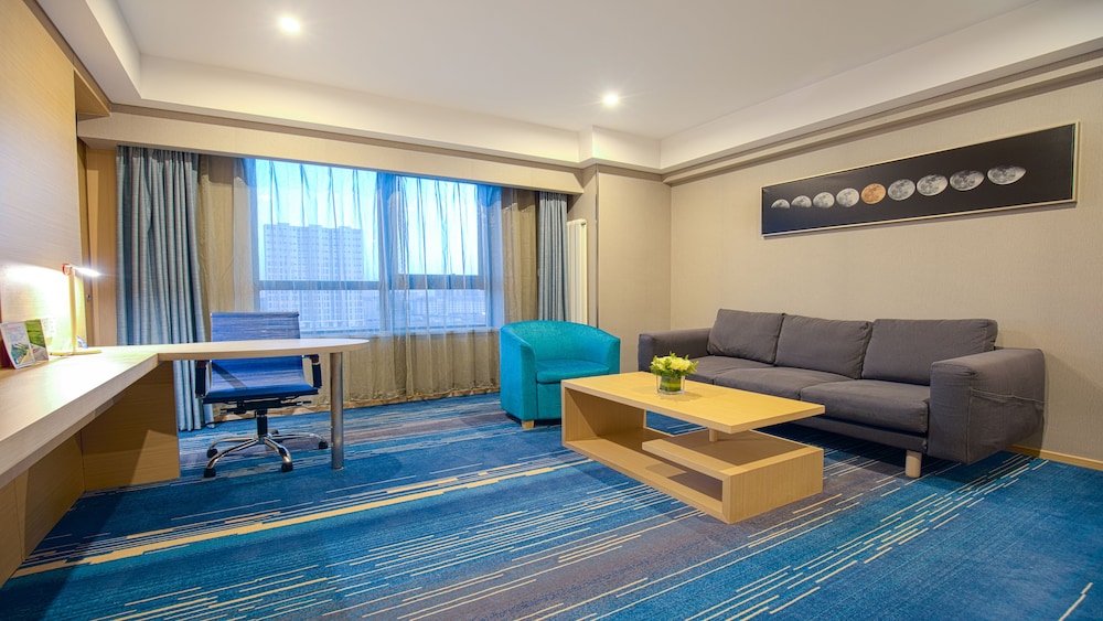 HOLIDAY INN EXPRESS CHIFENG HONGSHAN 38/50