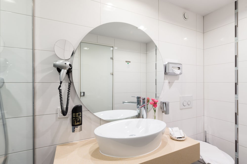 Hotel Bayer S 58/64