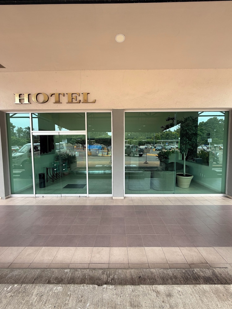 Plaza Inn Express 1/40