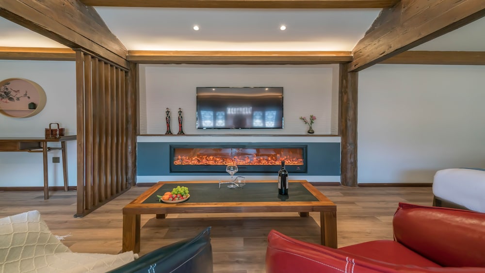 Lize Graceland Artistic Suite Inn 31/50