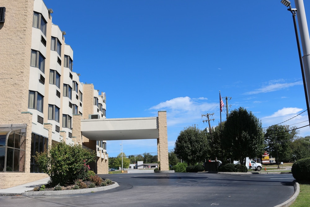 Best Western Knoxville Suites - Downtown 3/39