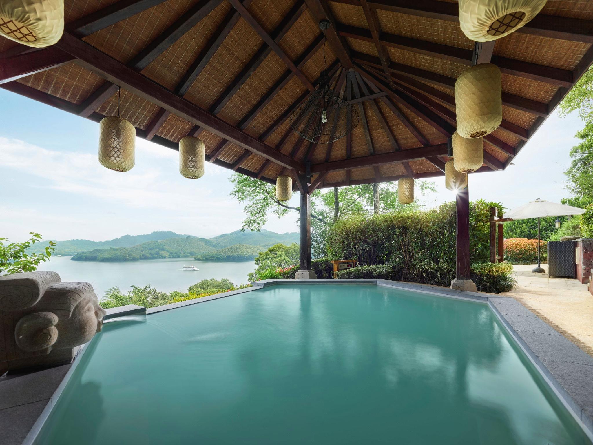 Hentique Resort & Spa 28/53