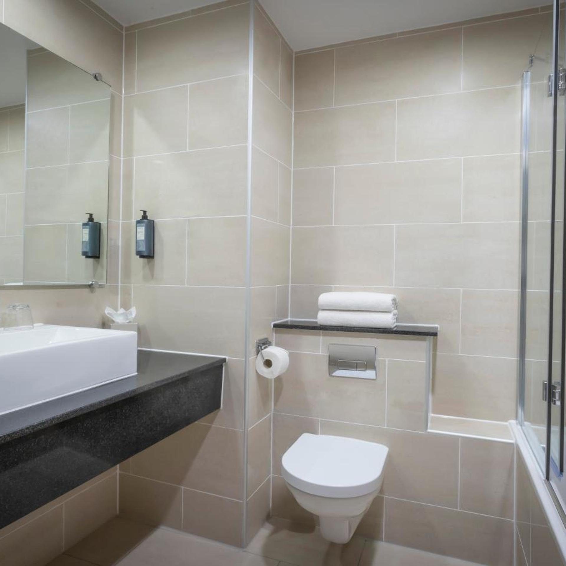 غرفة بسرير مزدوج بشرفة، Clayton Hotel Cork City 2/3