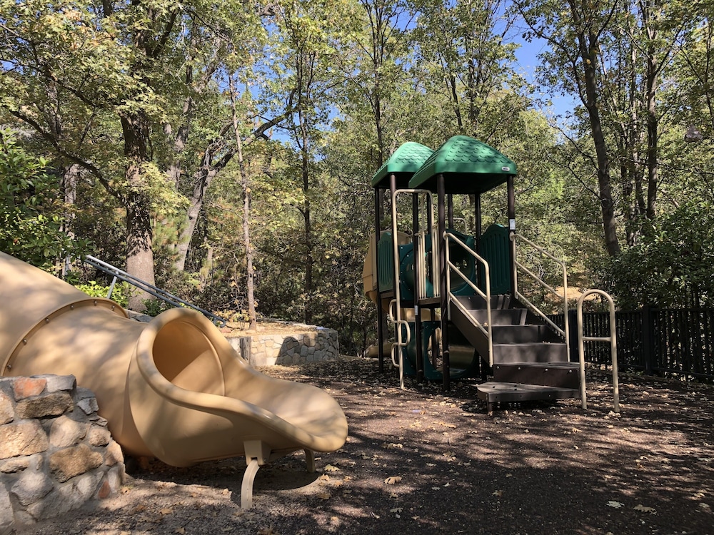 UCLA Lake Arrowhead Lodge 29/50