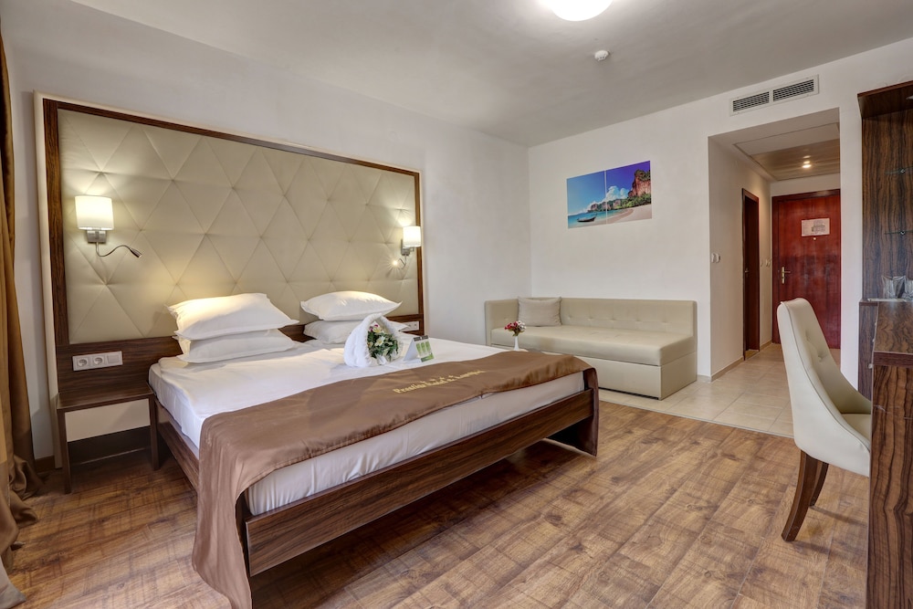 Prestige Hotel And Aquapark 26/72