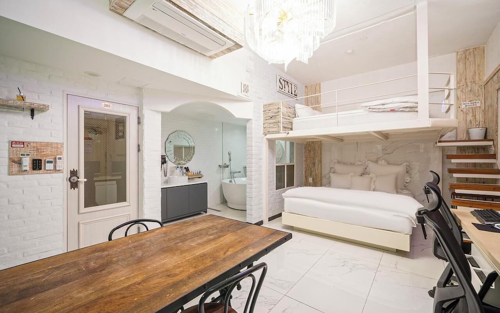 PREMIUM, SUITE, TWIN BEDS