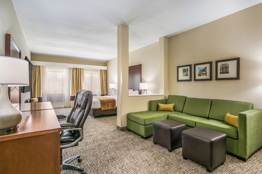 Aspire Hotel and Suites 32/62