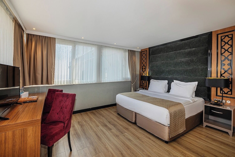 Aristocrat Hotel 29/68