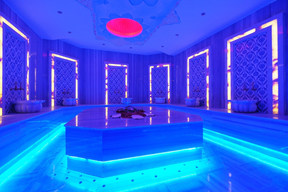 Elysium Deluxe Suites 23/50