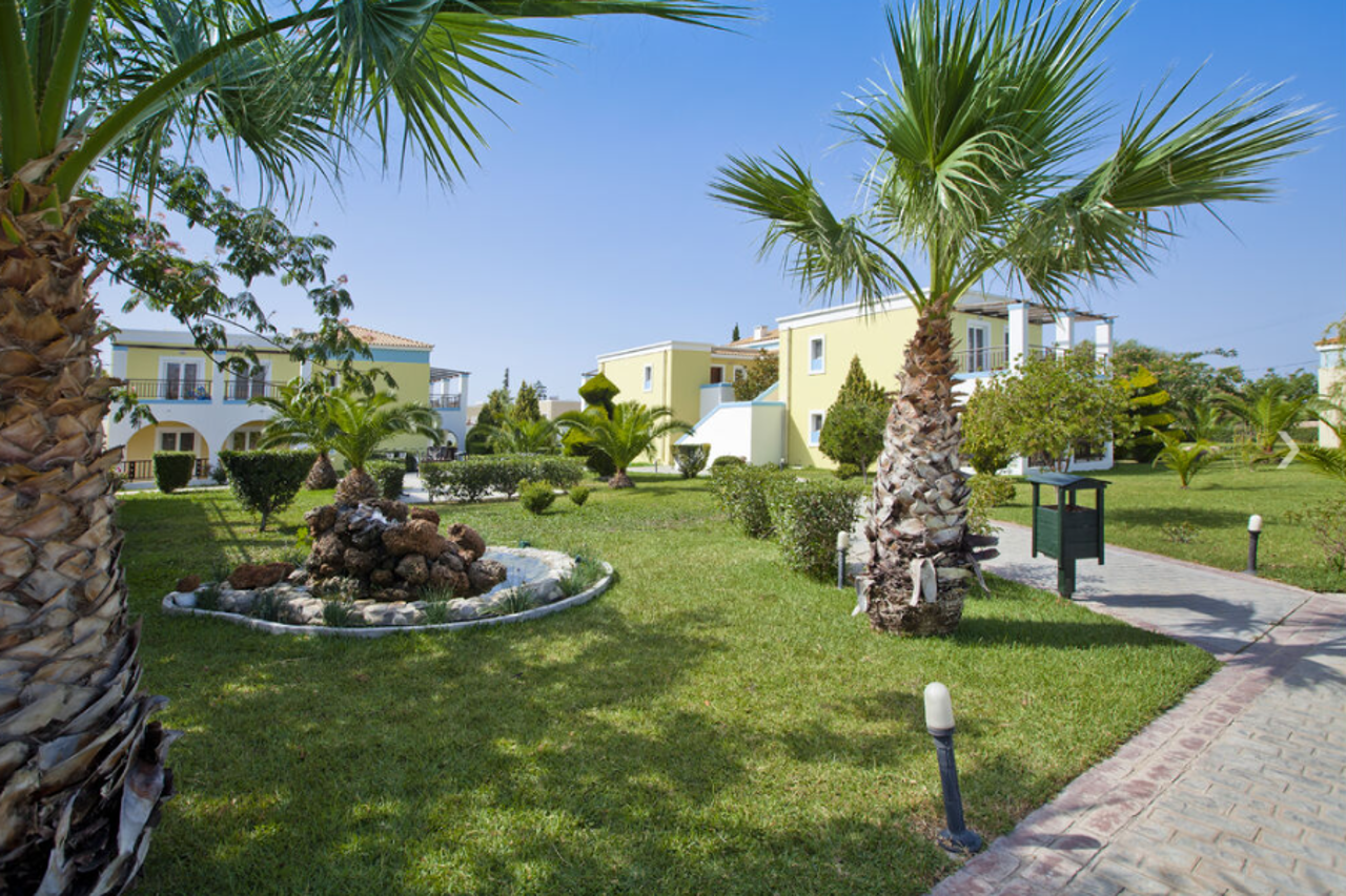 Corali Hotel 60/63