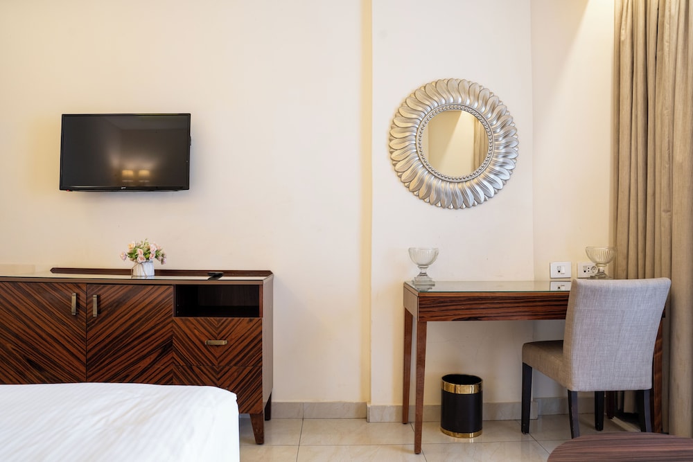 Grand Concerto Hotel 7/50