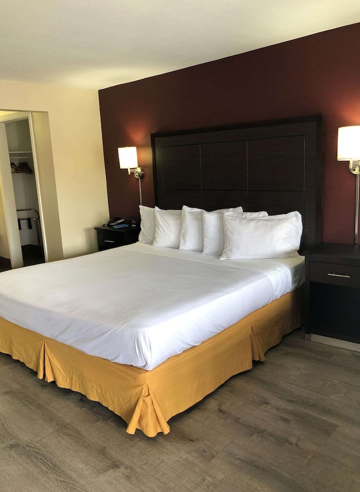 Super 8 By Wyndham Williams West Route 66 Grand Canyon Area Ex Rodeway Inn 13/54