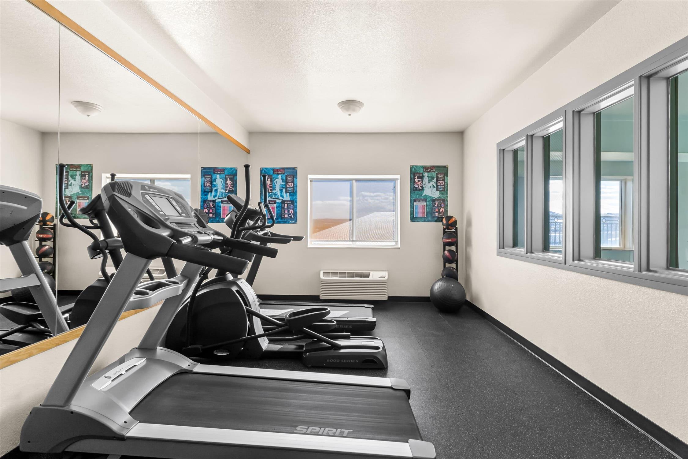 Days Inn & Suites By Wyndham Castle Rock 9/19