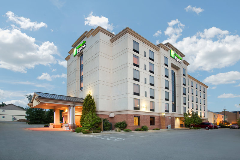 Holiday Inn Express Hotel Suites Bloomington 49/49