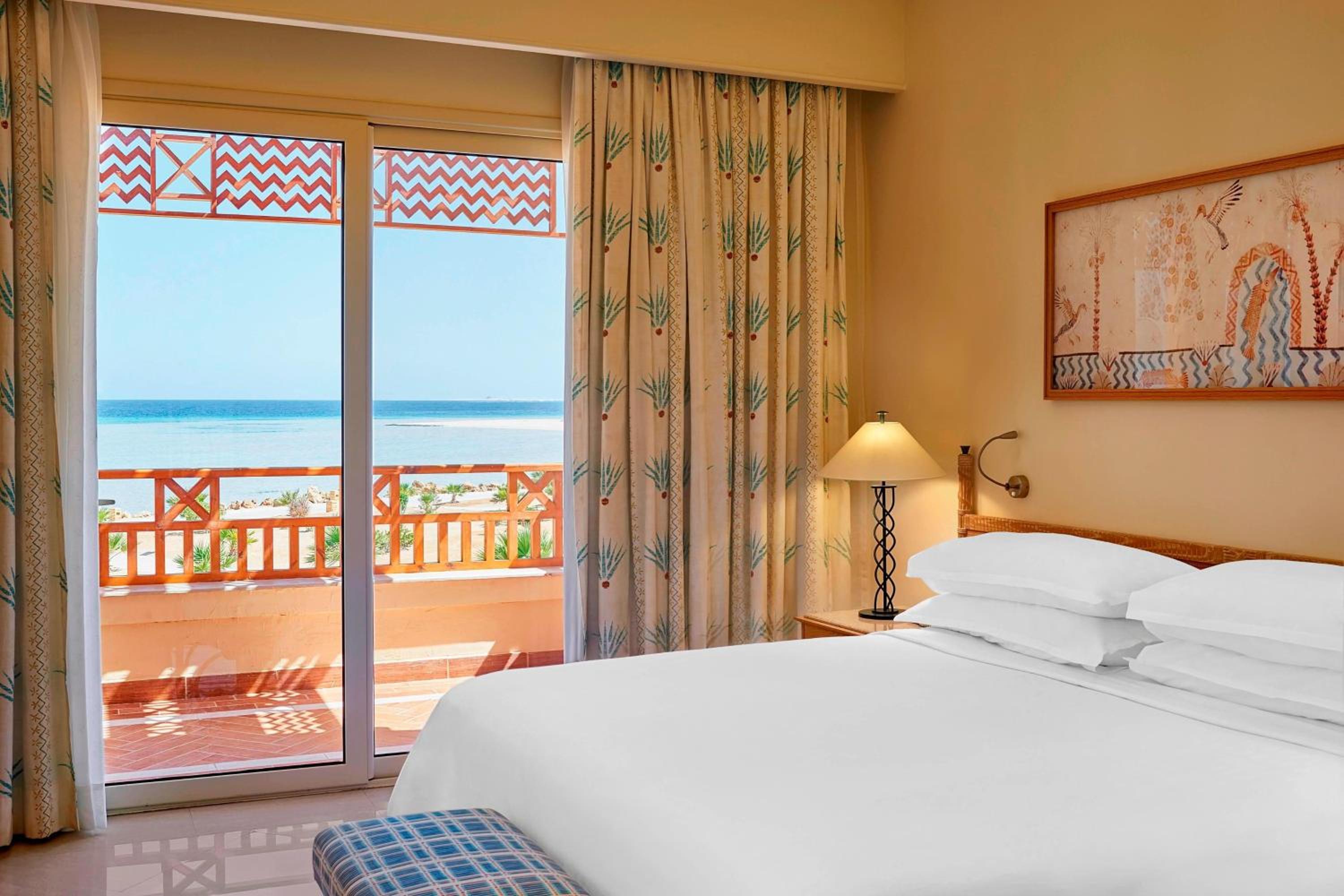 1 Bedroom, Beach, Deluxe, Suite, King Bed, Balcony, Large