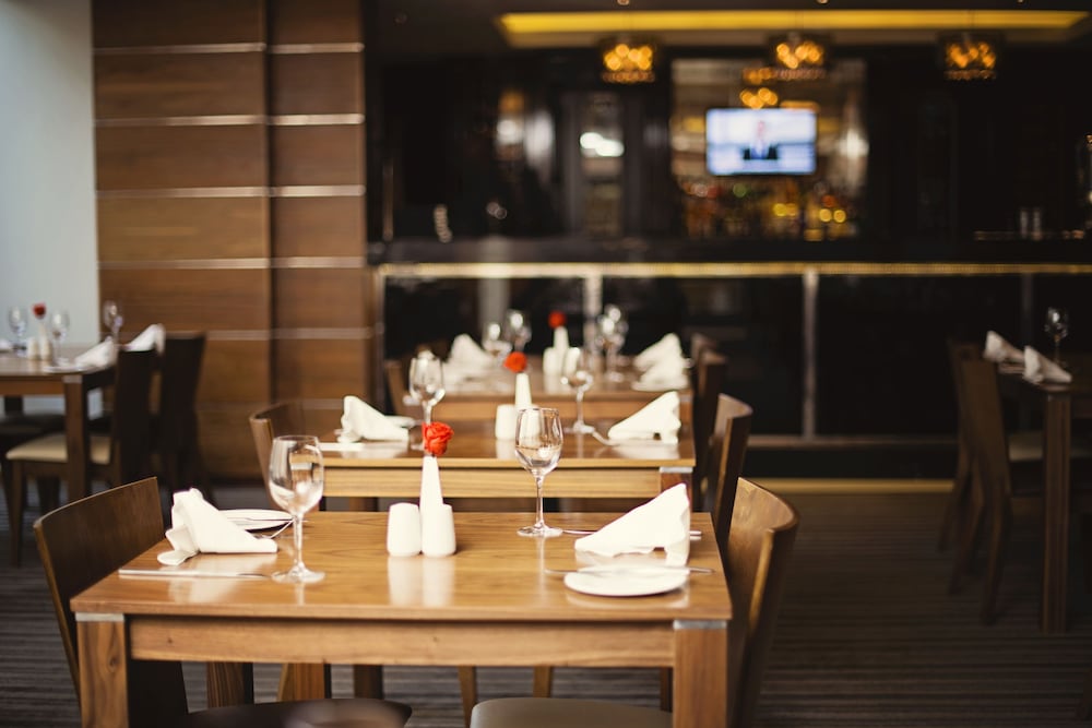 PREMIER HOTEL MIDRAND 60/67