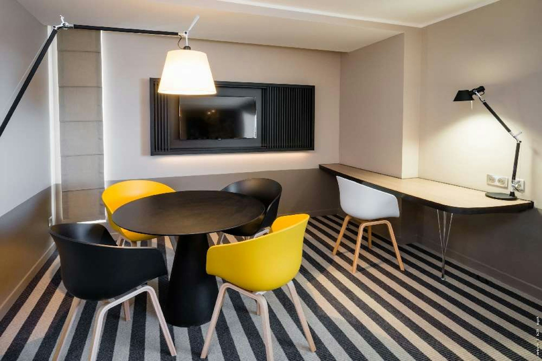 Simon Hotel 8/18