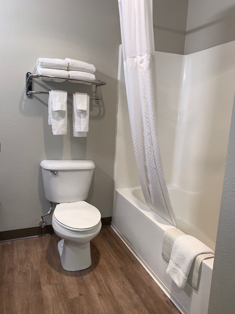 Days Inn by Wyndham Hayward Airport 8/9