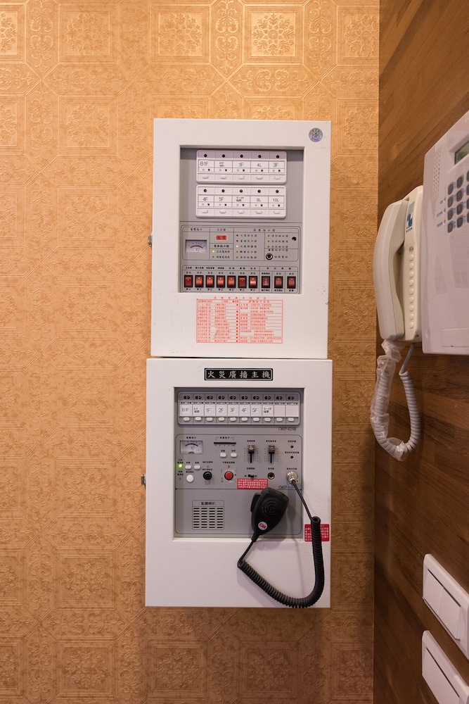 Hotel 99 25/32