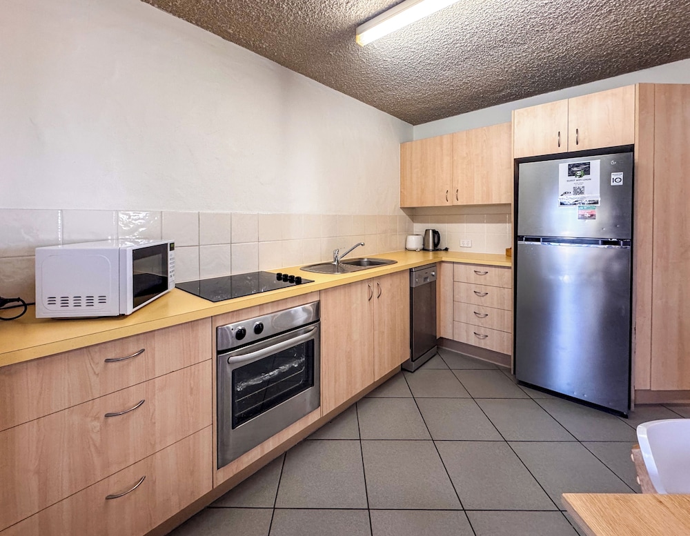NORTHPOINT HOLIDAY APARTMENTS 50/61