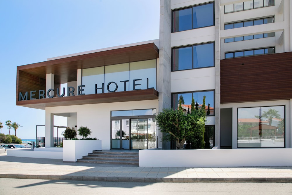Mercure Larnaca Beach Resort 3/39