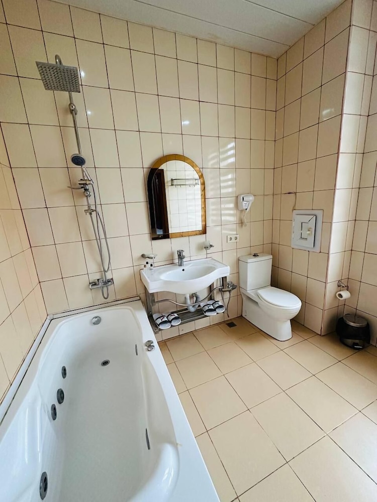 Askar Hotel 45/45