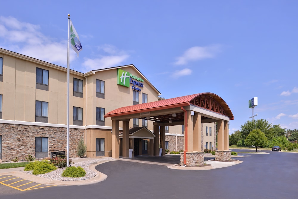 Holiday Inn Express Hotel and Suites Topeka West I-70 Wanamaker 1/62