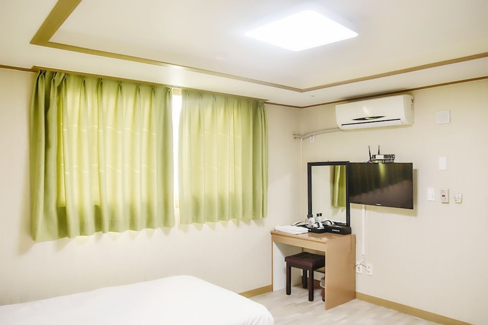 Olle Tourist Hotel 13/40