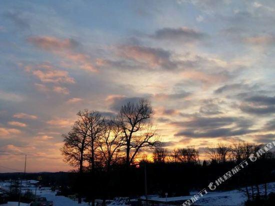 Rocky River Inn 18/26