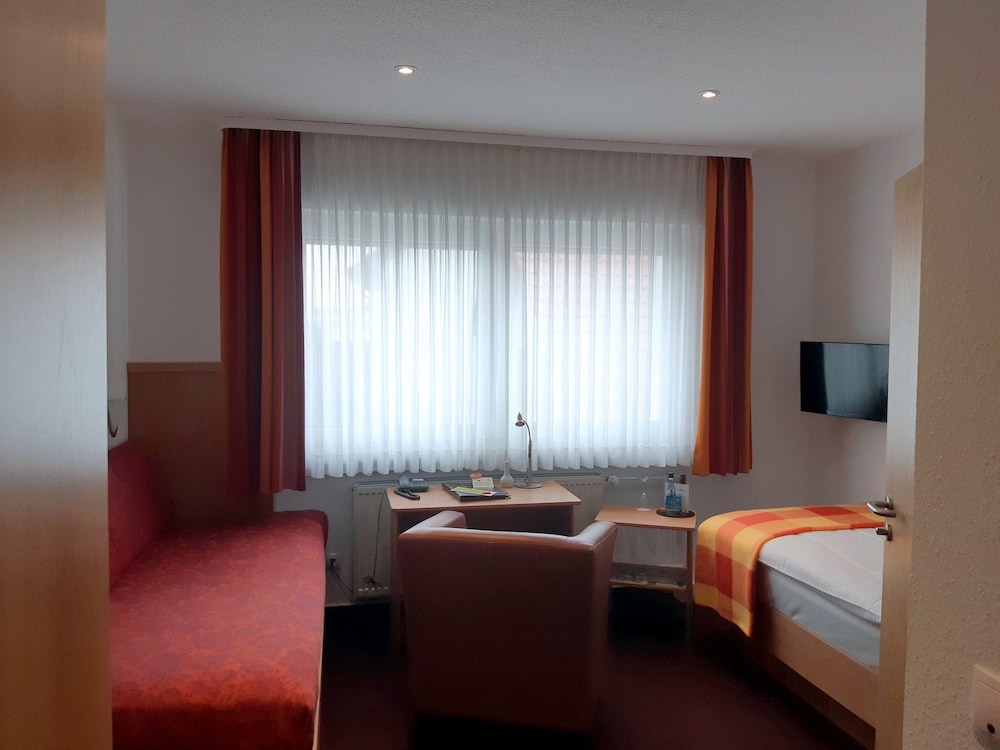 Hotel Elysee 25/37