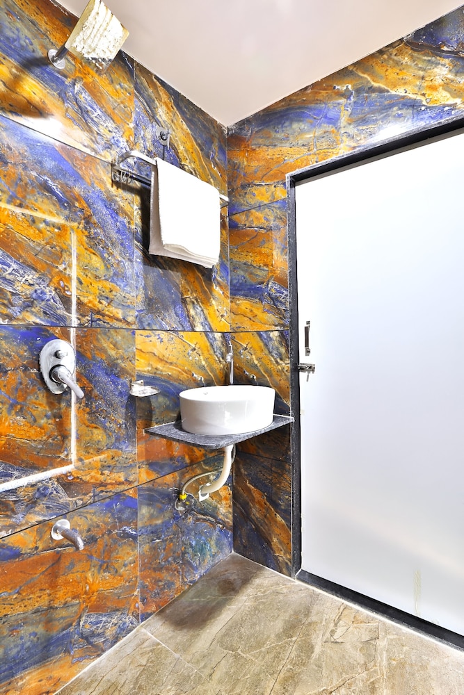 HOTEL SADHBHAV 7/49
