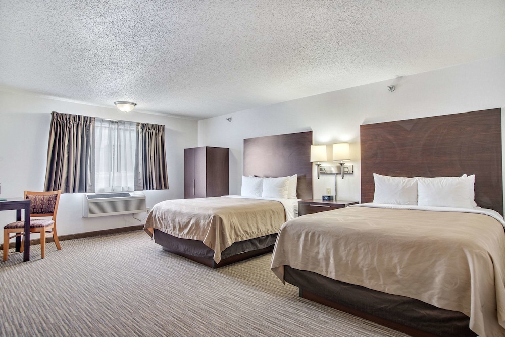 Everspring Inn Suites Hill City 17/61