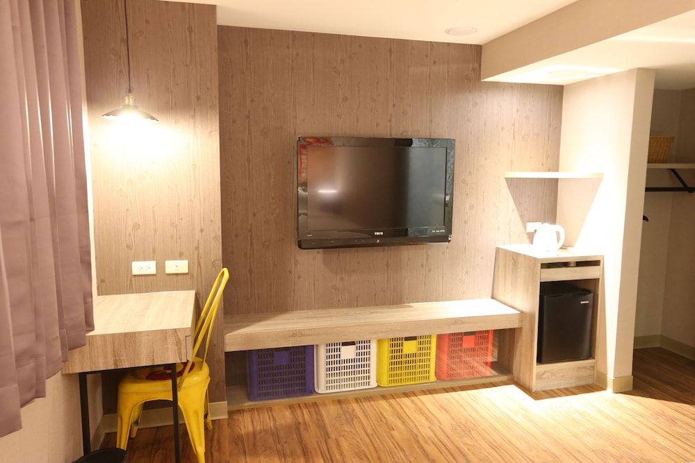 Central Hotel 18/26